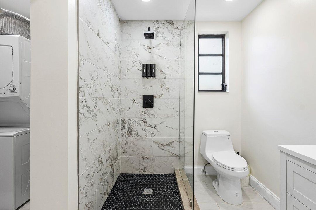 Active With Contract: $1,500,000 (6 beds, 3 baths, 2367 Square Feet)