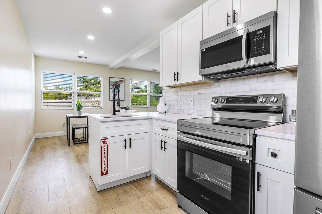 Active With Contract: $1,500,000 (6 beds, 3 baths, 2367 Square Feet)