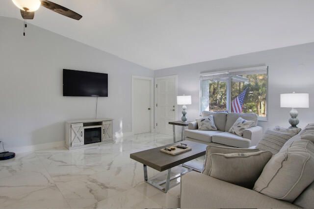 Active With Contract: $927,900 (5 beds, 4 baths, 2279 Square Feet)