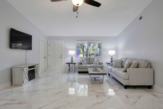 Active With Contract: $927,900 (5 beds, 4 baths, 2279 Square Feet)