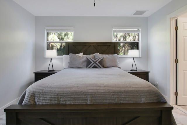 Active With Contract: $927,900 (5 beds, 4 baths, 2279 Square Feet)