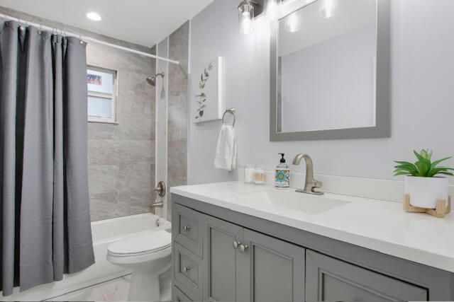 Active With Contract: $927,900 (5 beds, 4 baths, 2279 Square Feet)