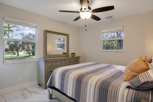 Active With Contract: $927,900 (5 beds, 4 baths, 2279 Square Feet)