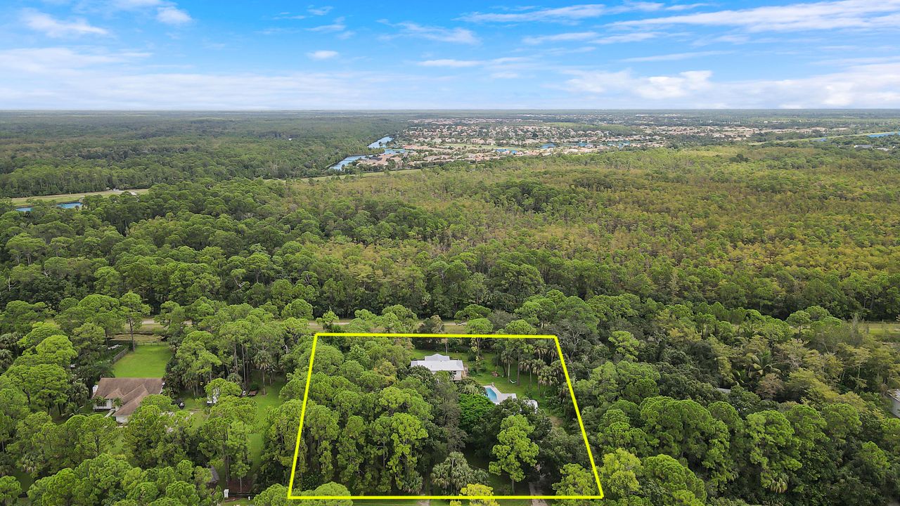 Active With Contract: $927,900 (5 beds, 4 baths, 2279 Square Feet)