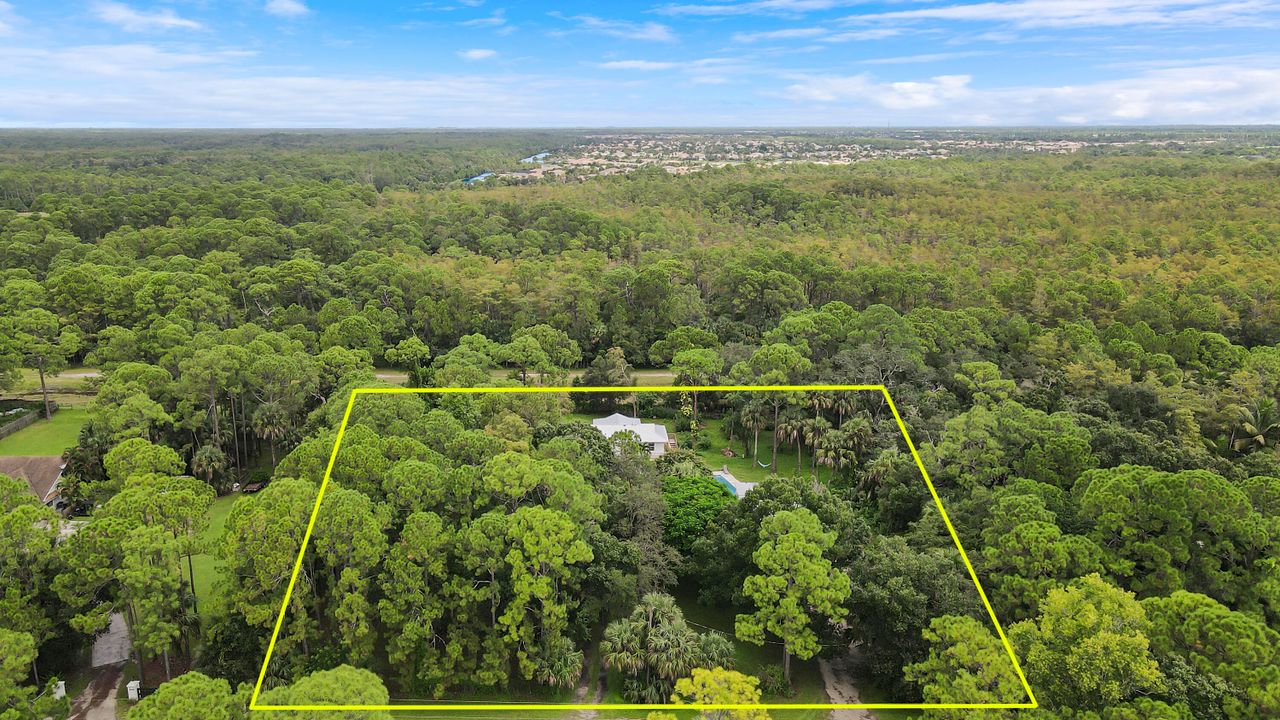 Active With Contract: $927,900 (5 beds, 4 baths, 2279 Square Feet)