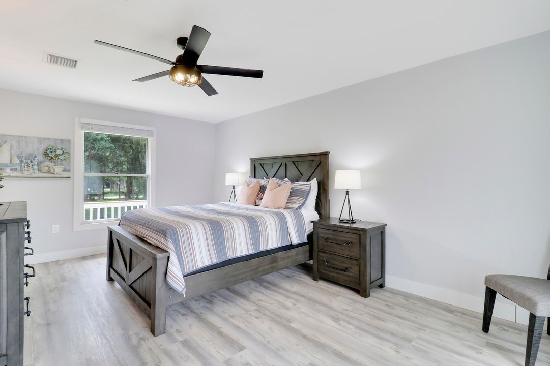 Active With Contract: $927,900 (5 beds, 4 baths, 2279 Square Feet)