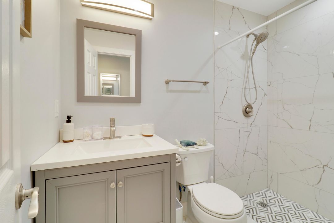 Active With Contract: $927,900 (5 beds, 4 baths, 2279 Square Feet)