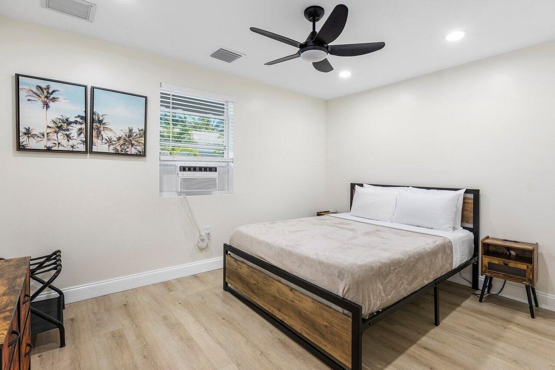 Под контрактом: $1,500,000 (0 спален, 0 ванн, 2367 Квадратных фут)