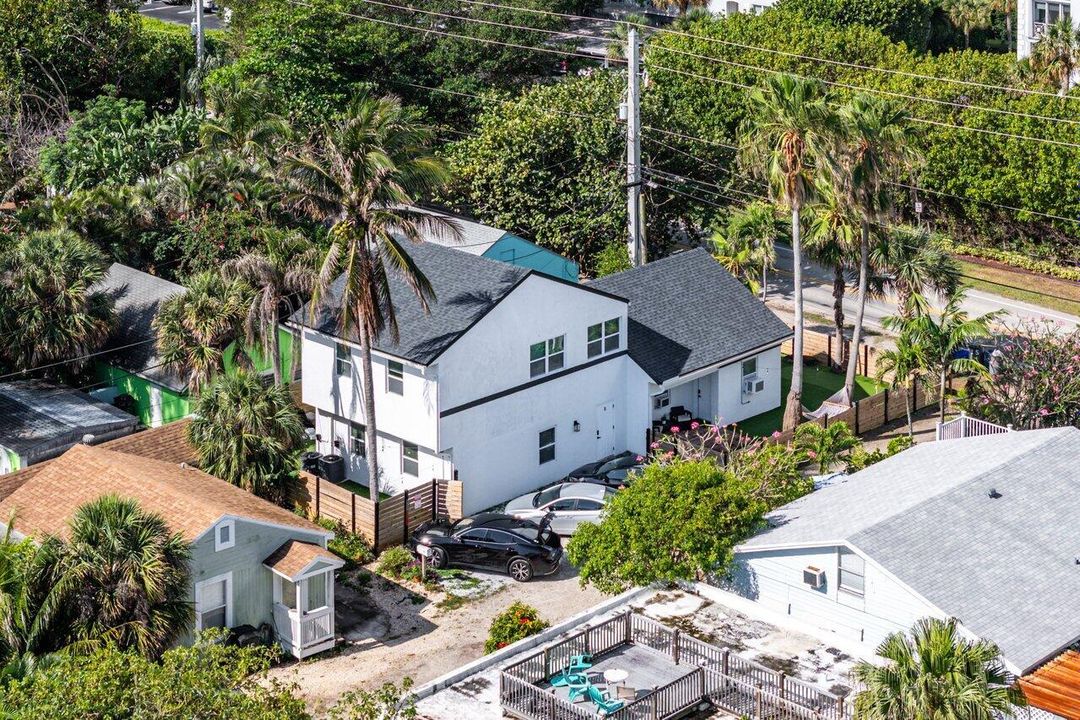 Под контрактом: $1,500,000 (0 спален, 0 ванн, 2367 Квадратных фут)