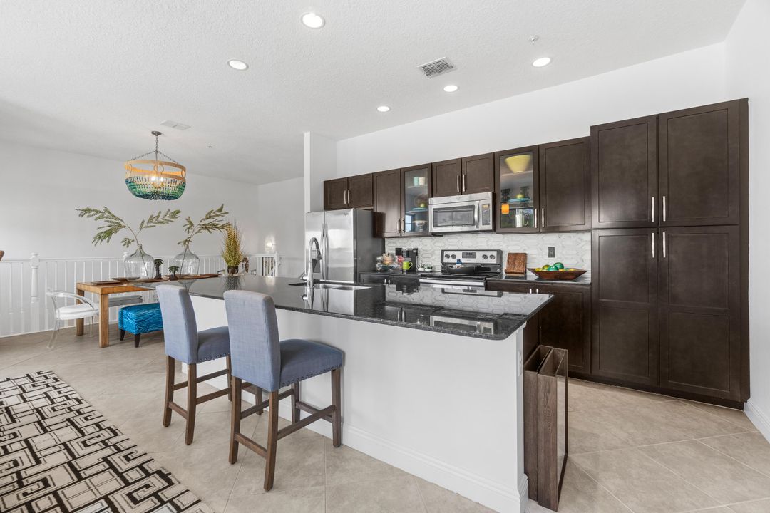 For Sale: $725,000 (3 beds, 2 baths, 1844 Square Feet)