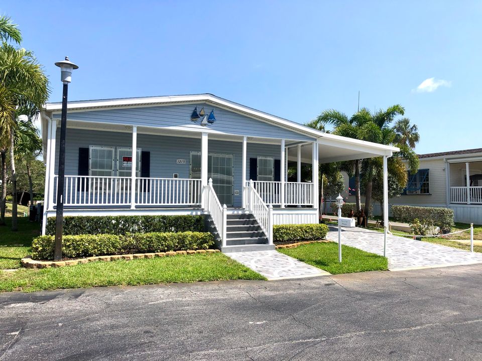 Недавно продано: $395,000 (2 спален, 2 ванн, 1536 Квадратных фут)