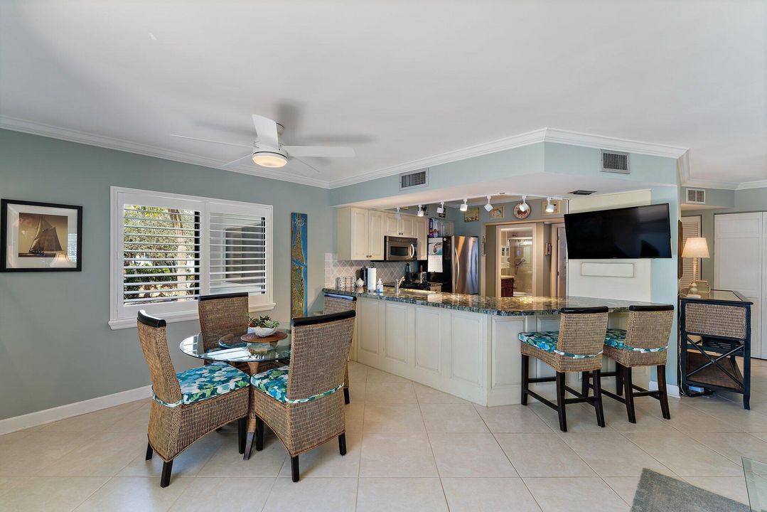 Под контрактом: $6,800 (2 спален, 2 ванн, 1183 Квадратных фут)