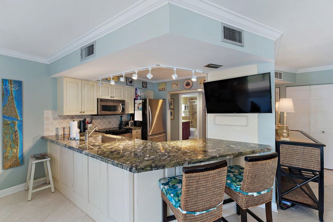 Под контрактом: $6,800 (2 спален, 2 ванн, 1183 Квадратных фут)