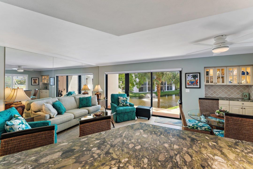 Под контрактом: $6,800 (2 спален, 2 ванн, 1183 Квадратных фут)