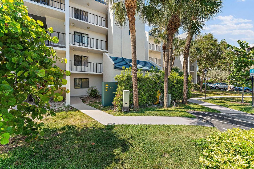 Под контрактом: $6,800 (2 спален, 2 ванн, 1183 Квадратных фут)