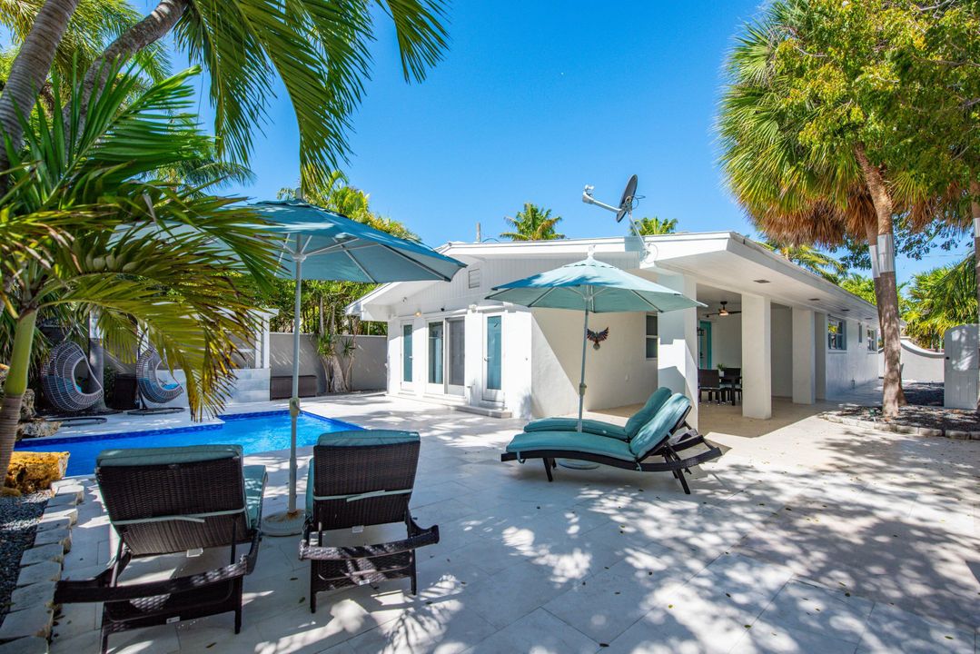 Recently Sold: $1,460,000 (3 beds, 3 baths, 1680 Square Feet)