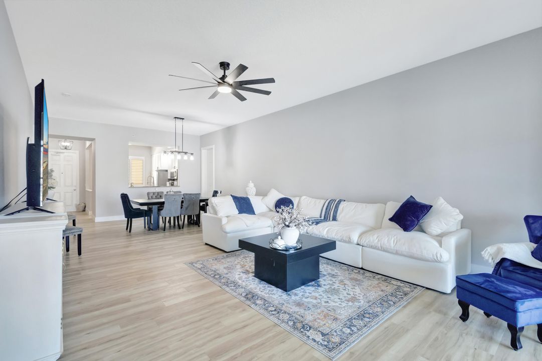 Active With Contract: $436,500 (2 beds, 2 baths, 1989 Square Feet)