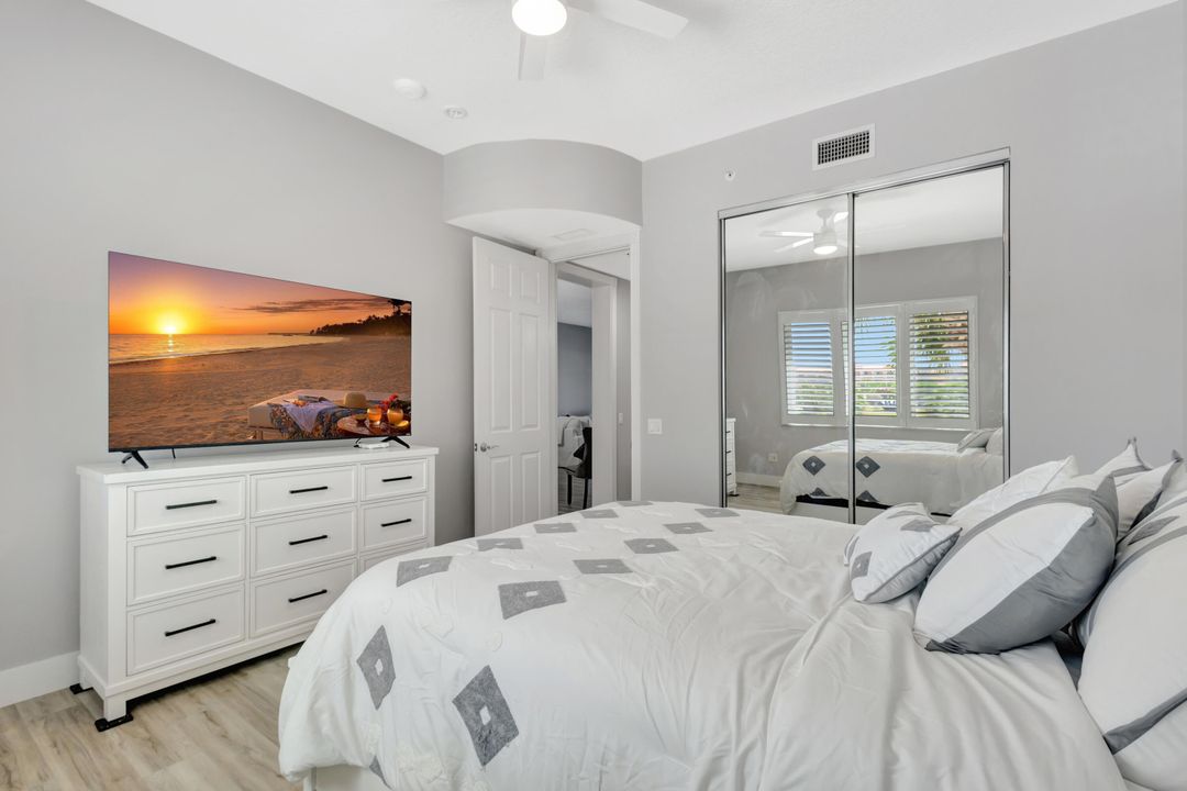 Active With Contract: $436,500 (2 beds, 2 baths, 1989 Square Feet)