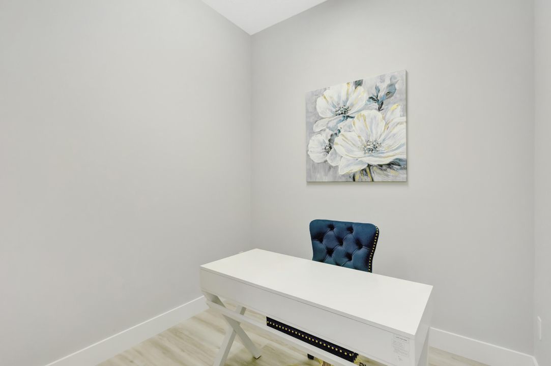 Active With Contract: $436,500 (2 beds, 2 baths, 1989 Square Feet)