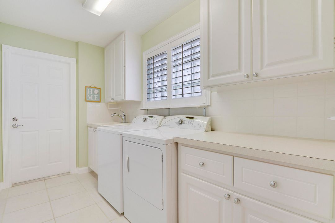 Под контрактом: $2,800 (2 спален, 2 ванн, 1680 Квадратных фут)