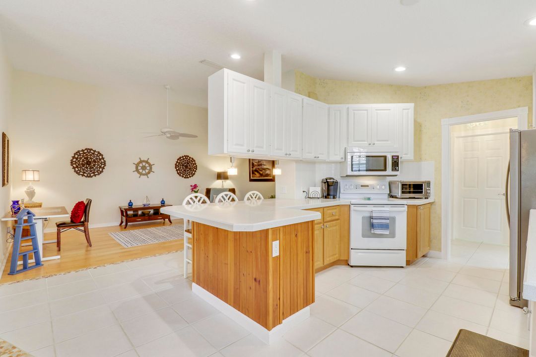 Под контрактом: $2,800 (2 спален, 2 ванн, 1680 Квадратных фут)