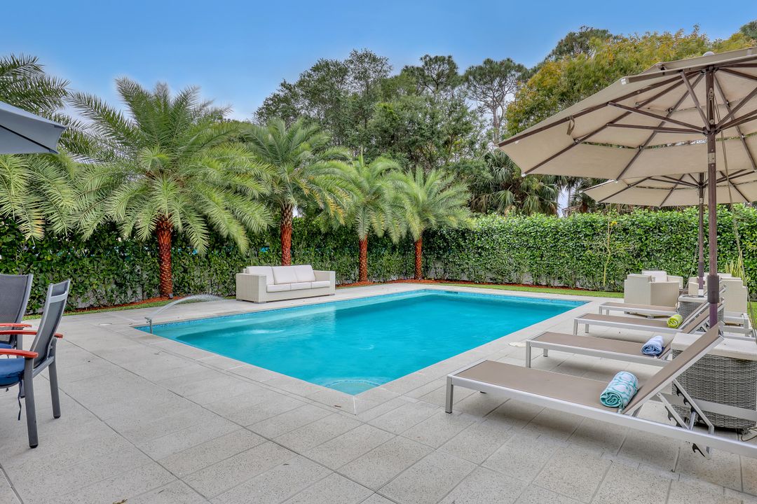 最近售出: $1,150,000 (5 贝兹, 4 浴室, 3752 平方英尺)