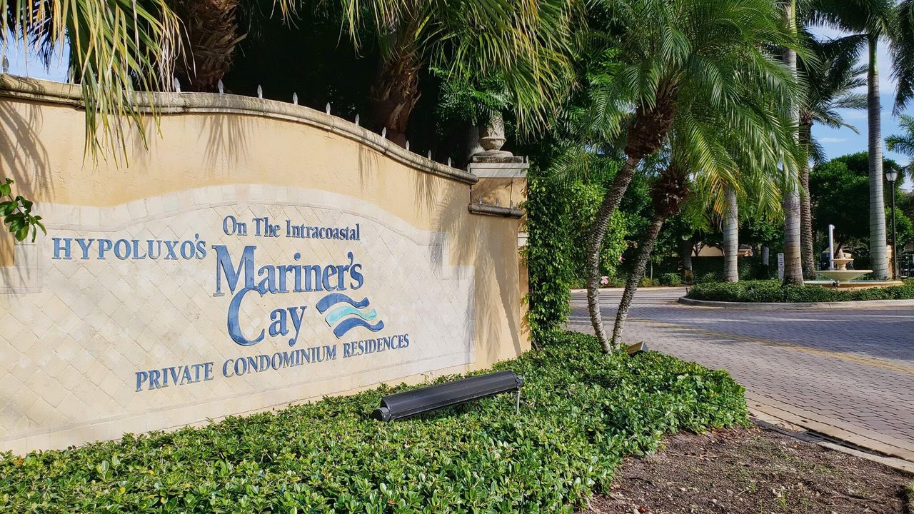 На продажу: $329,500 (2 спален, 2 ванн, 1061 Квадратных фут)