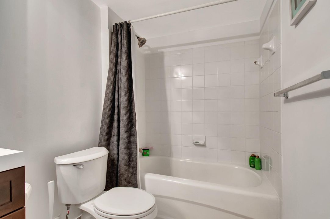 На продажу: $329,500 (2 спален, 2 ванн, 1061 Квадратных фут)