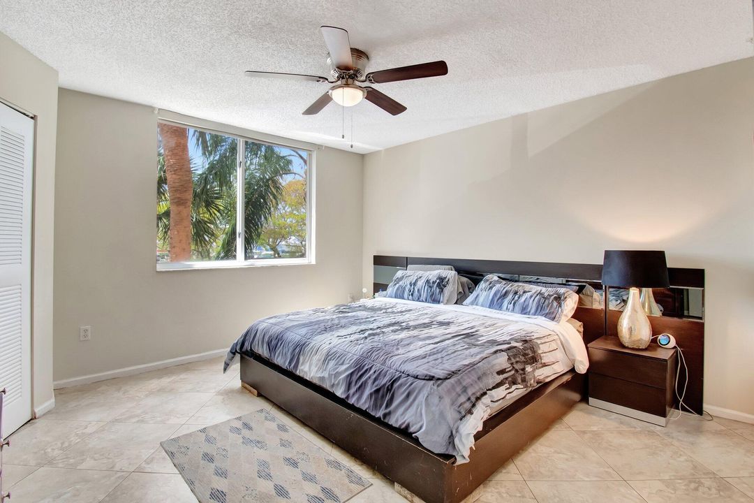 На продажу: $329,500 (2 спален, 2 ванн, 1061 Квадратных фут)