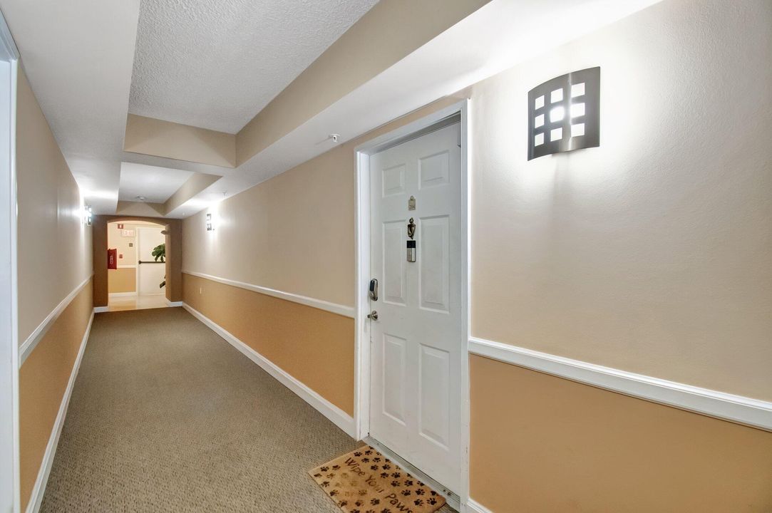 На продажу: $329,500 (2 спален, 2 ванн, 1061 Квадратных фут)