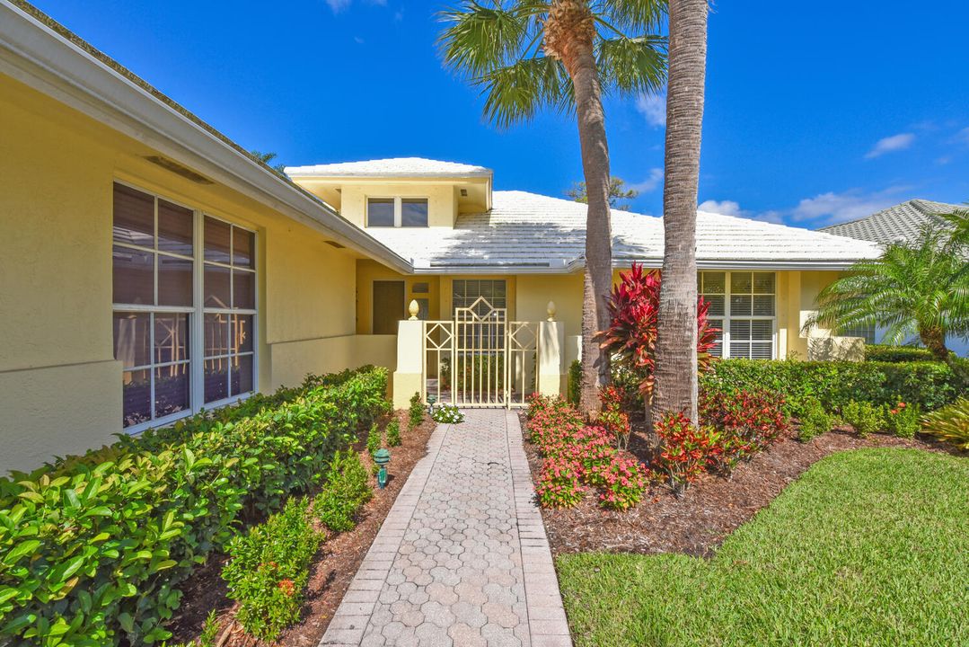 En Venta: $689,900 (3 camas, 2 baños, 2636 Pies cuadrados)