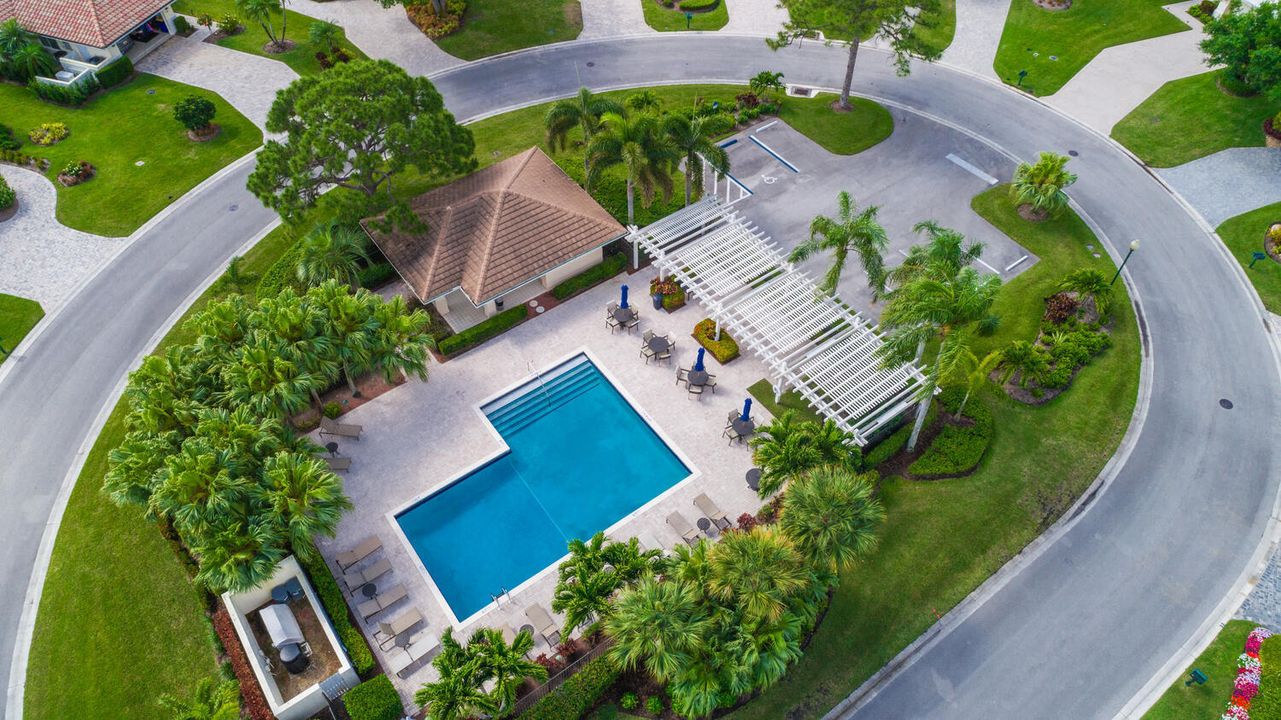 En Venta: $689,900 (3 camas, 2 baños, 2636 Pies cuadrados)