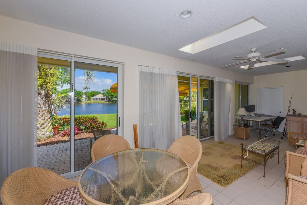 En Venta: $689,900 (3 camas, 2 baños, 2636 Pies cuadrados)