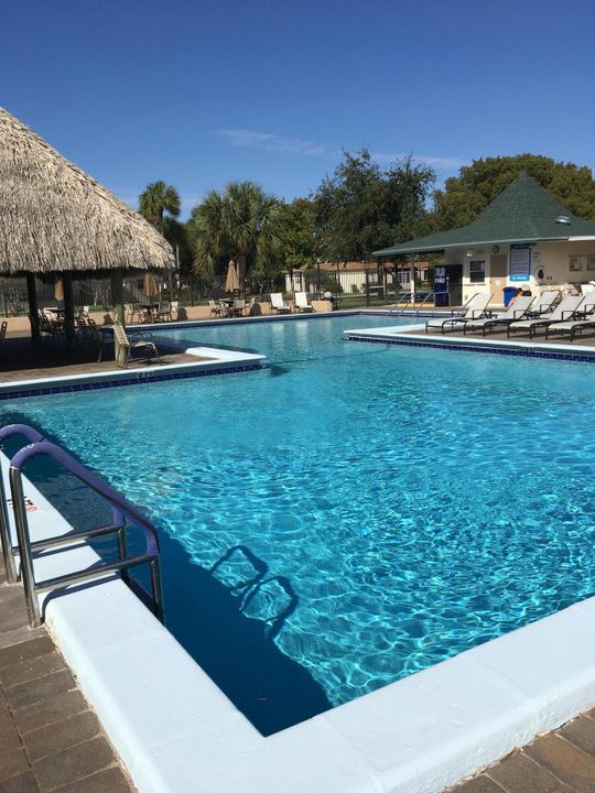 Active With Contract: $235,000 (2 beds, 1 baths, 1038 Square Feet)