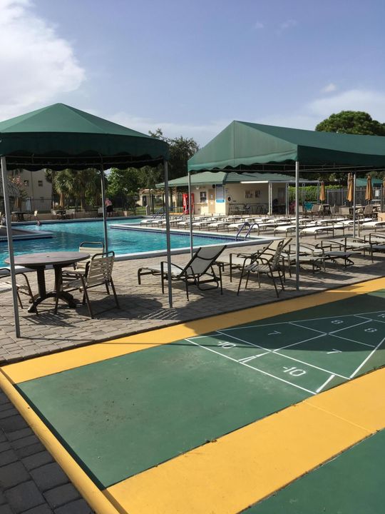 Active With Contract: $235,000 (2 beds, 1 baths, 1038 Square Feet)