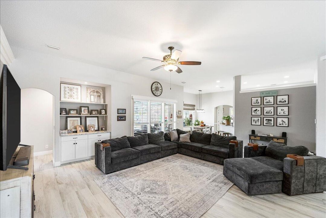 Active With Contract: $645,000 (4 beds, 3 baths, 2547 Square Feet)