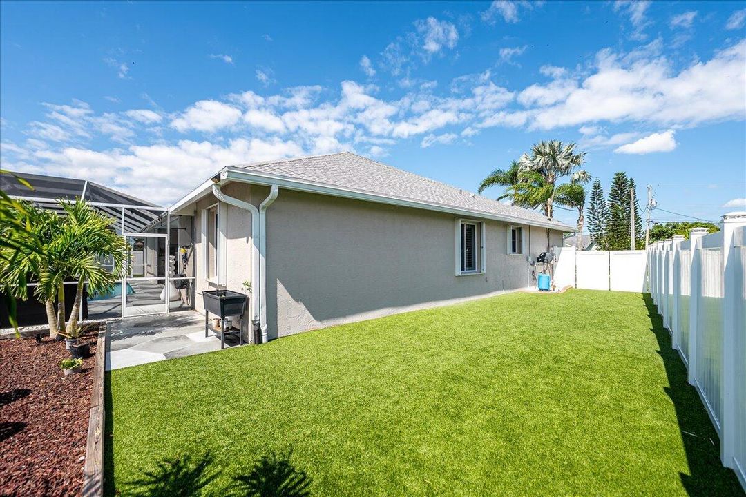 Active With Contract: $645,000 (4 beds, 3 baths, 2547 Square Feet)