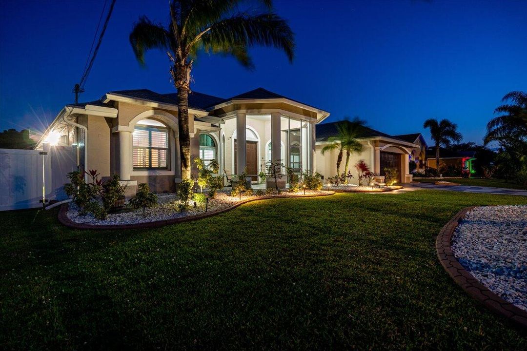 Active With Contract: $645,000 (4 beds, 3 baths, 2547 Square Feet)