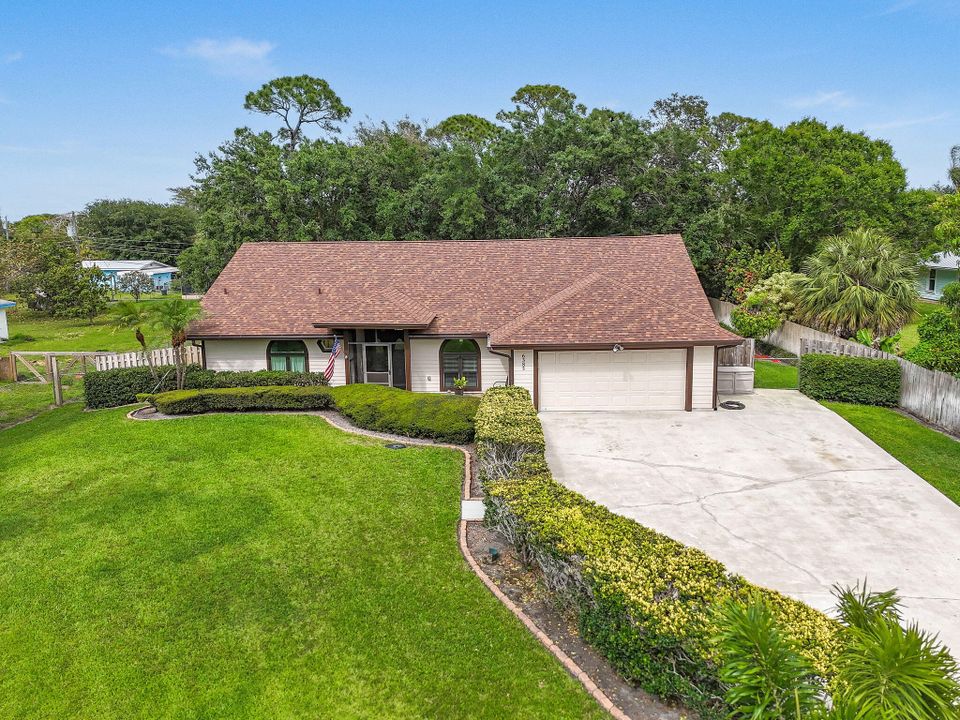 Recently Sold: $790,900 (4 beds, 2 baths, 2492 Square Feet)