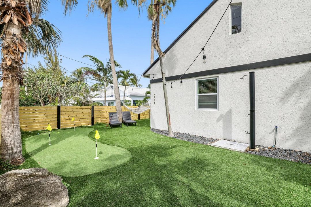 Под контрактом: $1,500,000 (0 спален, 0 ванн, 2367 Квадратных фут)