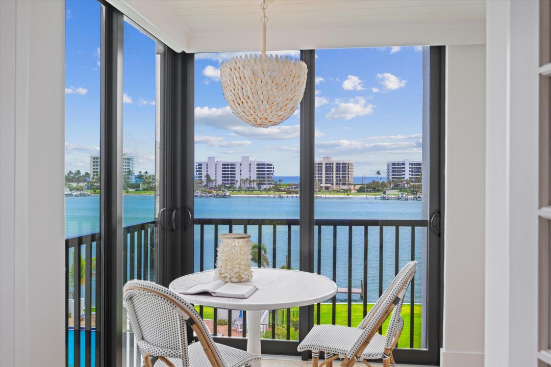 Active With Contract: $1,185,000 (2 beds, 2 baths, 1639 Square Feet)