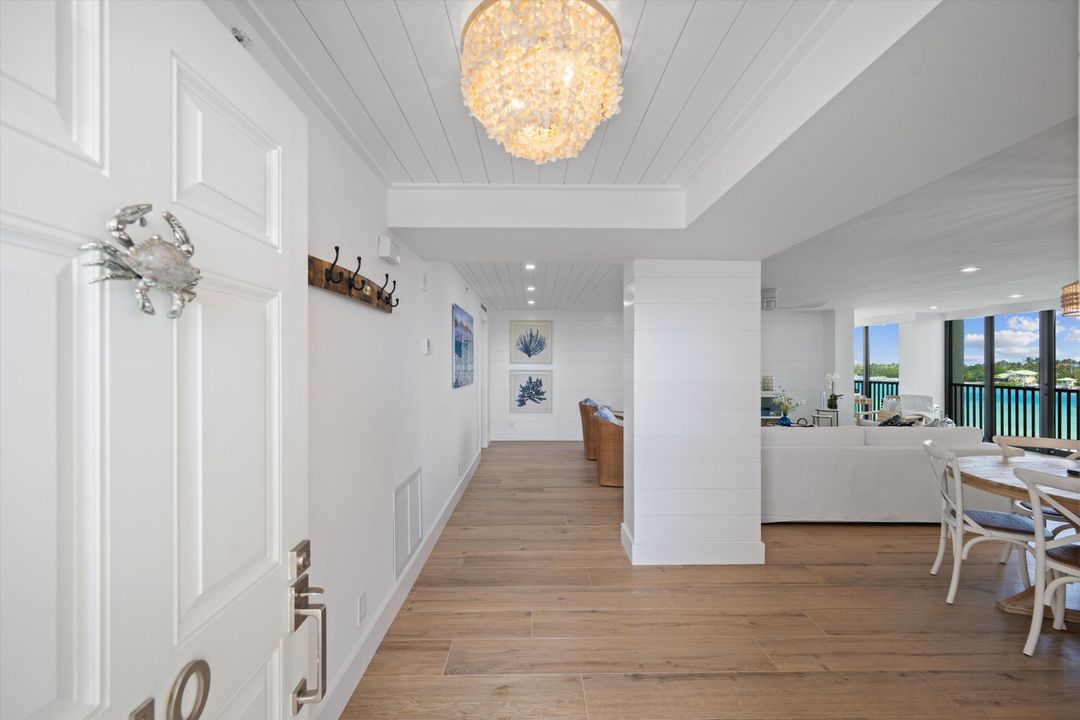 Active With Contract: $1,185,000 (2 beds, 2 baths, 1639 Square Feet)