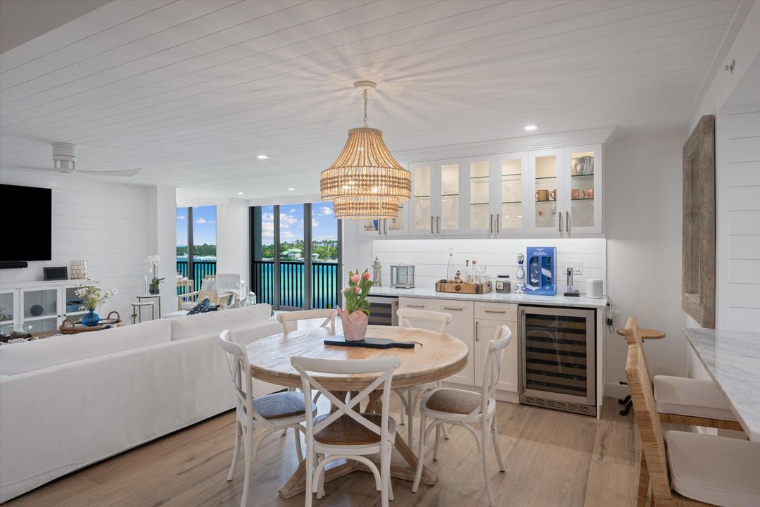 Active With Contract: $1,185,000 (2 beds, 2 baths, 1639 Square Feet)