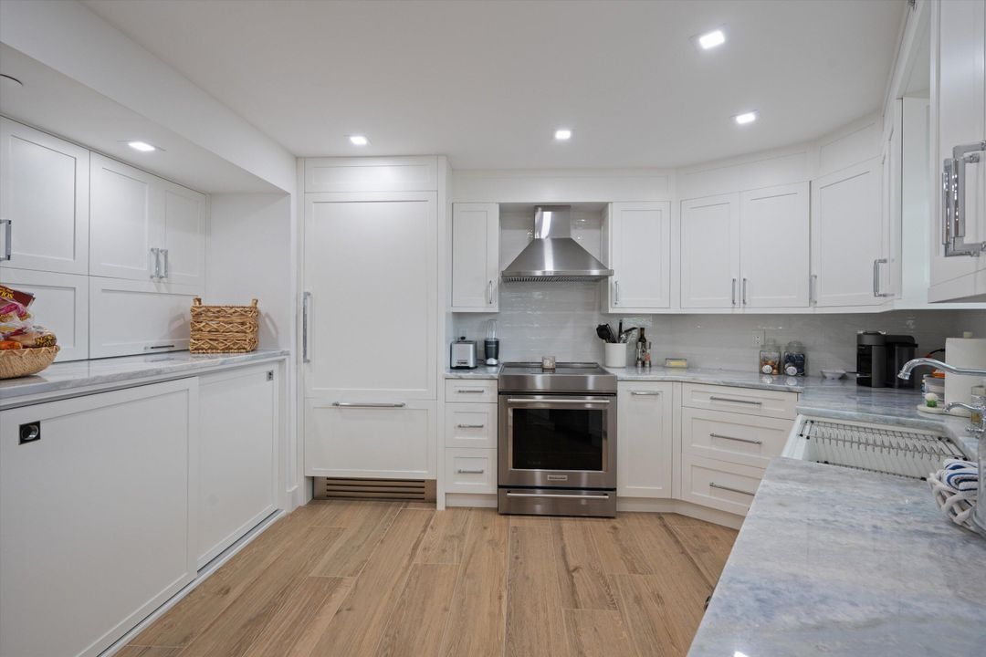 Active With Contract: $1,185,000 (2 beds, 2 baths, 1639 Square Feet)