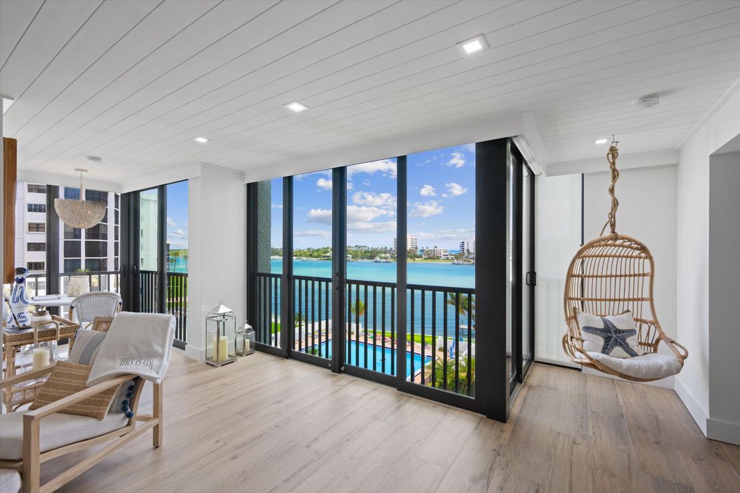 Active With Contract: $1,185,000 (2 beds, 2 baths, 1639 Square Feet)