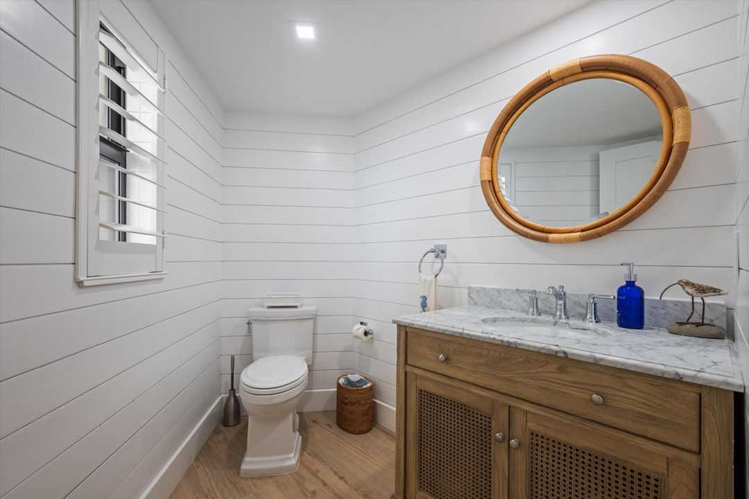 Active With Contract: $1,185,000 (2 beds, 2 baths, 1639 Square Feet)