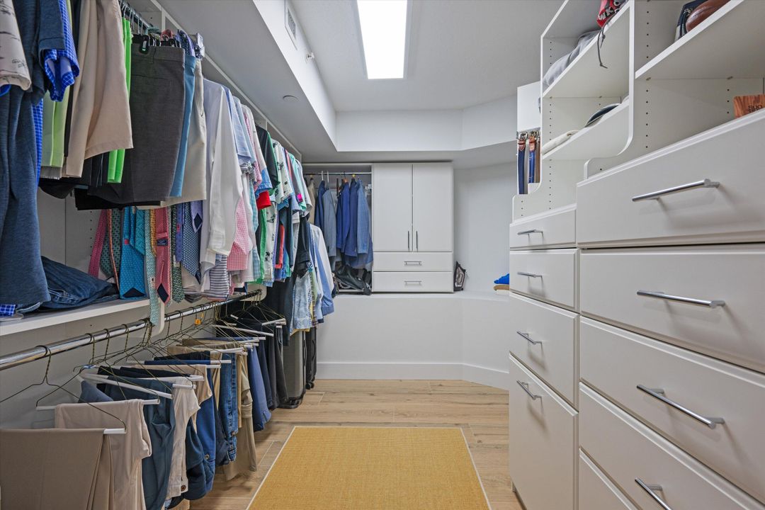 Active With Contract: $1,185,000 (2 beds, 2 baths, 1639 Square Feet)