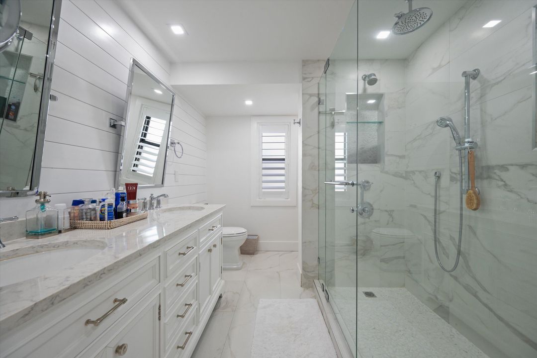 Active With Contract: $1,185,000 (2 beds, 2 baths, 1639 Square Feet)