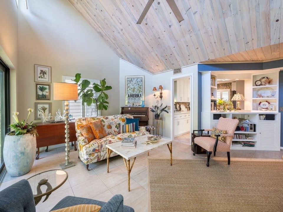 For Sale: $469,000 (2 beds, 2 baths, 1475 Square Feet)