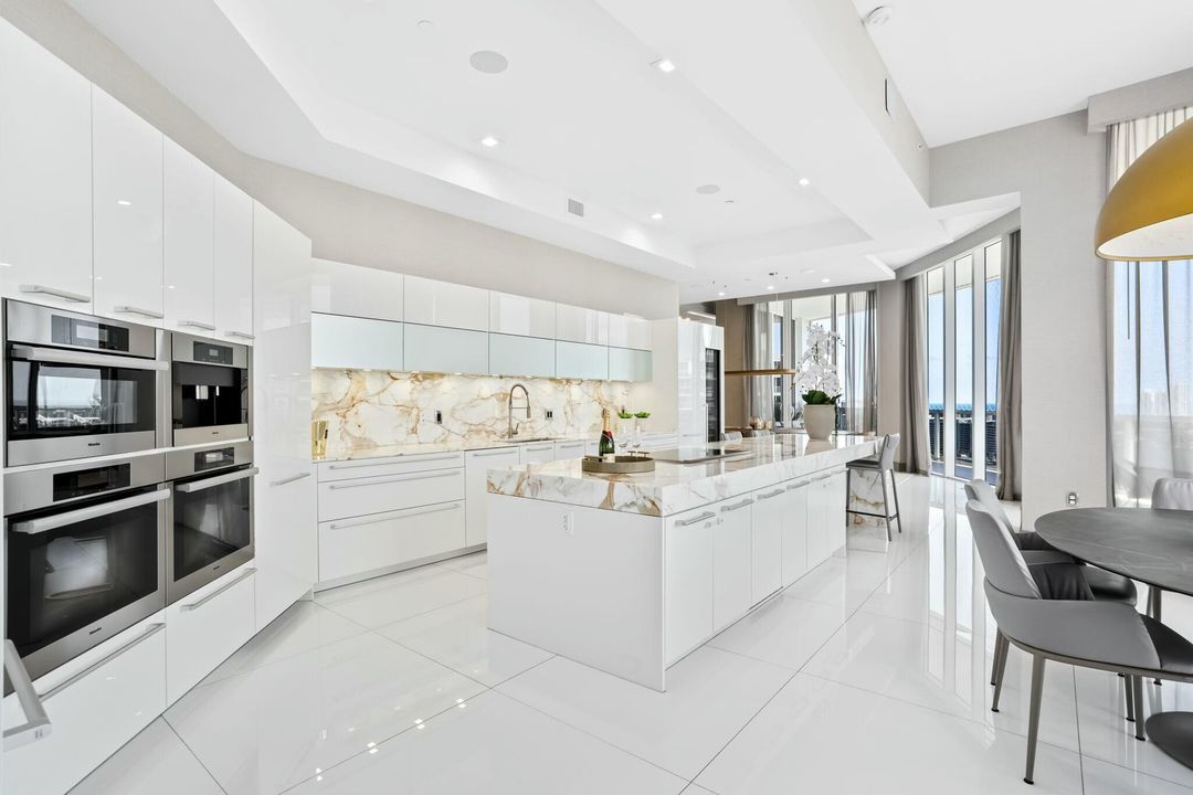 For Sale: $5,995,000 (4 beds, 6 baths, 4955 Square Feet)